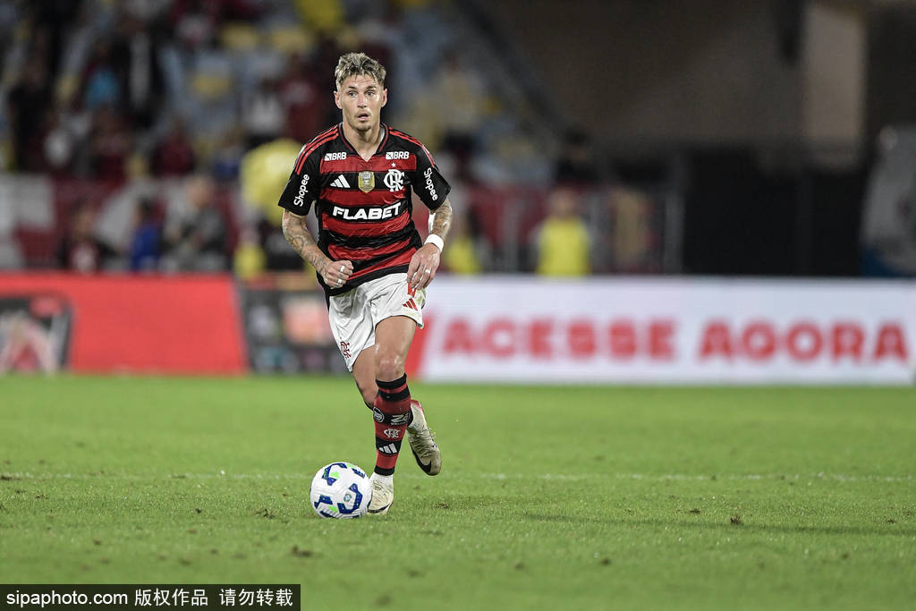 维尼修斯：皇马的年轻老将，续约与世界杯的双重考验